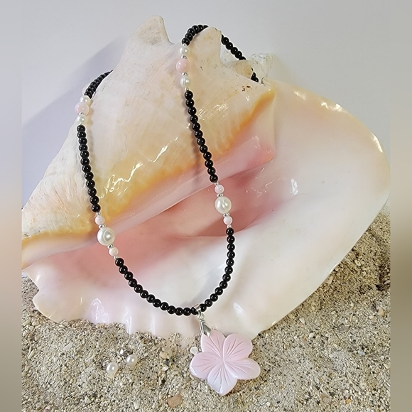 SS 925 Carved Queen Conch Shell, Genuine Pearl Rainbow Obsidian Set